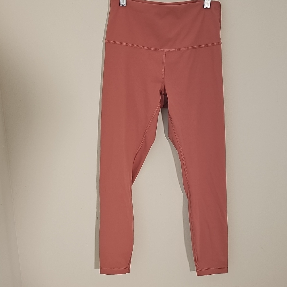 LULULEMEN legings Color Is Spanish Rose Size XS. Excelent Condition